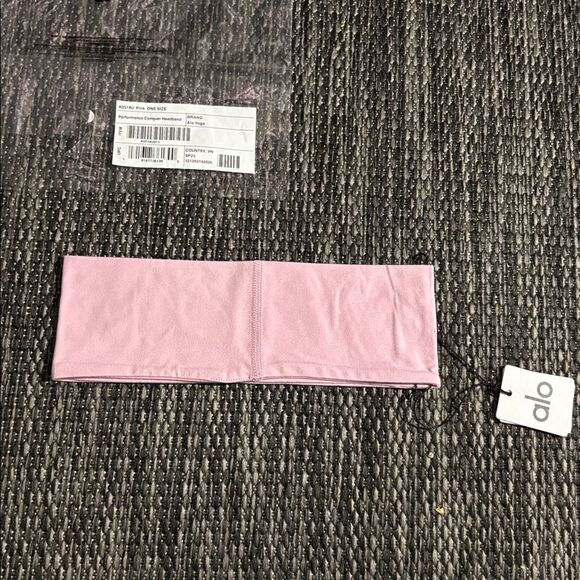 Alo yoga performance conquer headband main image 3